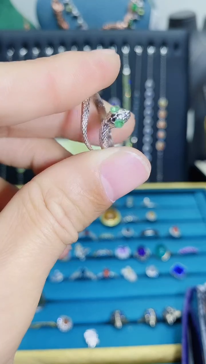 【闪购商品】祖母绿戒指银S925镶嵌1121