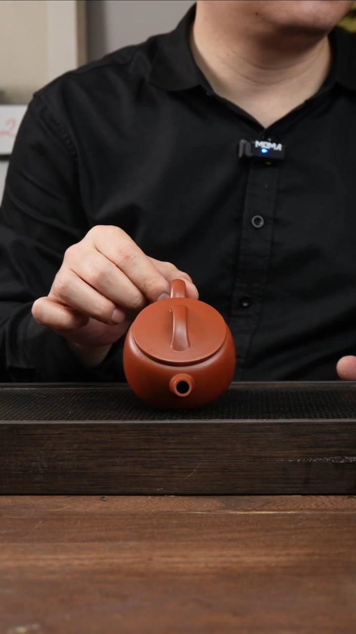 茶杯紫砂依**雪朱泥炮嘴汉瓦 ！    150CC   