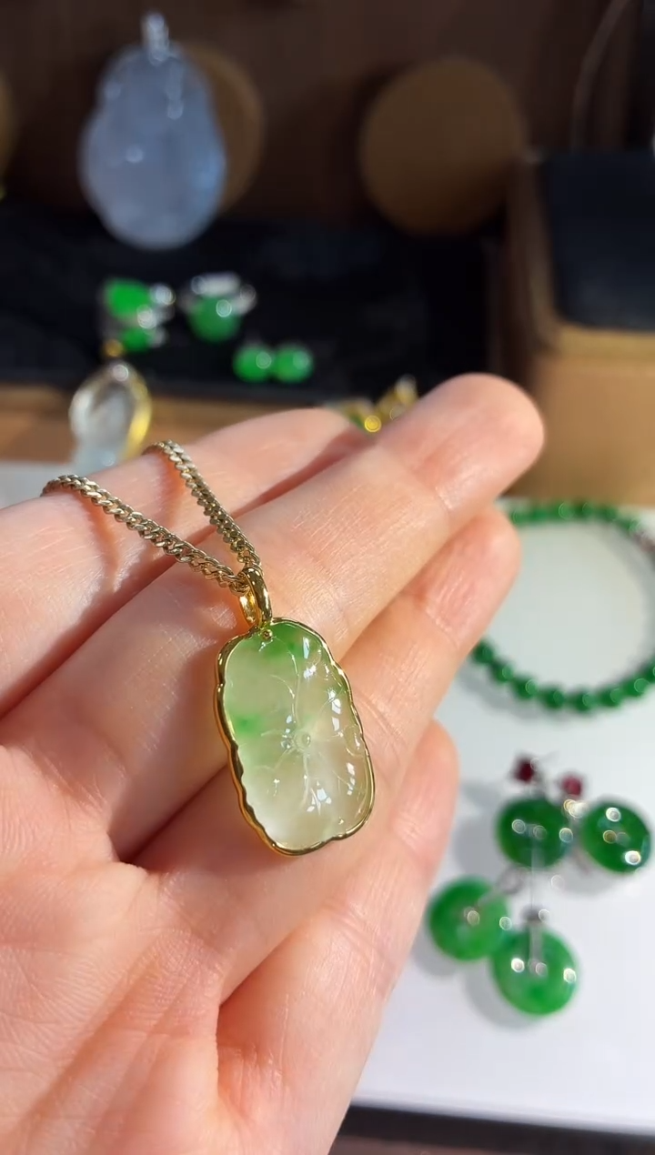 吊坠(不含链)18K金镶嵌翡翠吊坠