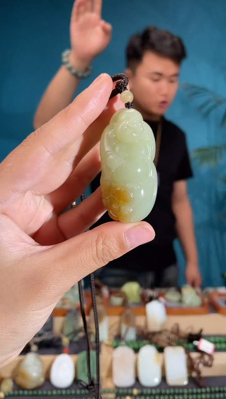 和田玉未镶嵌颈饰1
