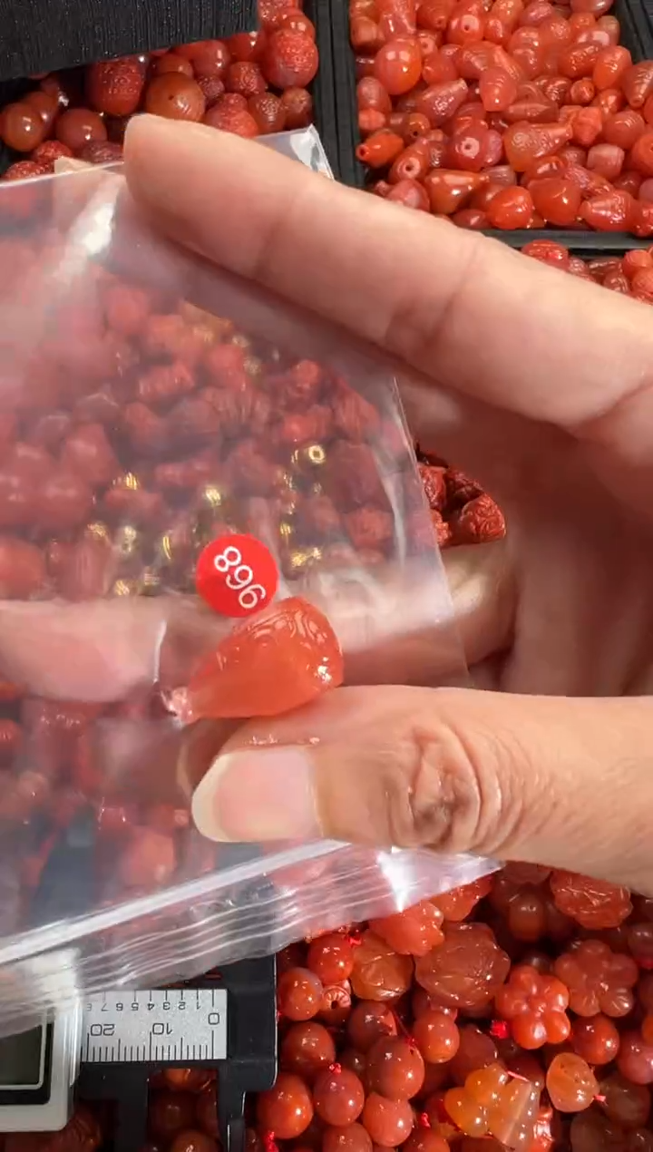 【闪购商品】南红玛瑙颈饰未镶嵌1