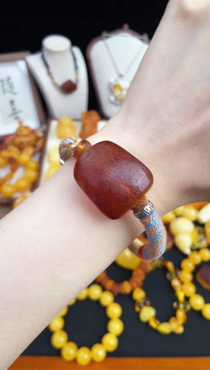 未镶嵌琥珀珠宝奇石柒月