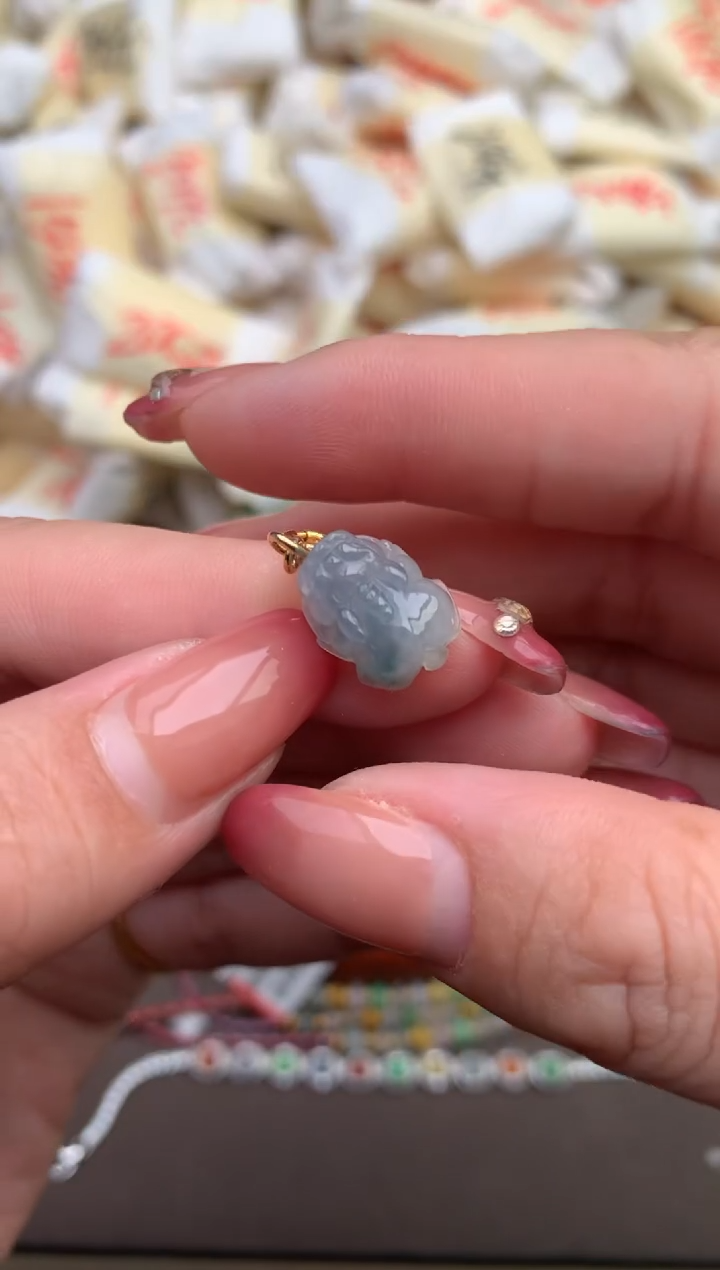 翡翠挂件未镶嵌—