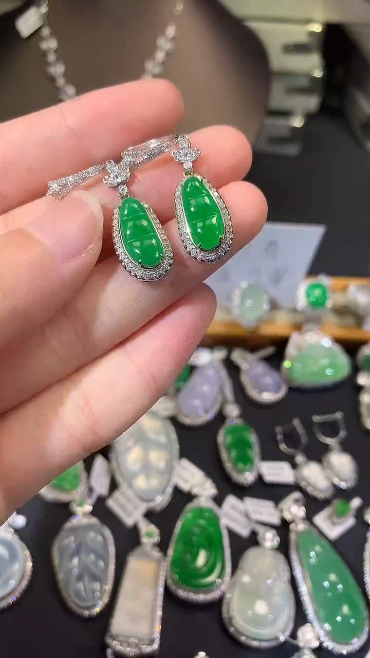 翡翠18K金镶嵌吊坠(不含链)耳坠