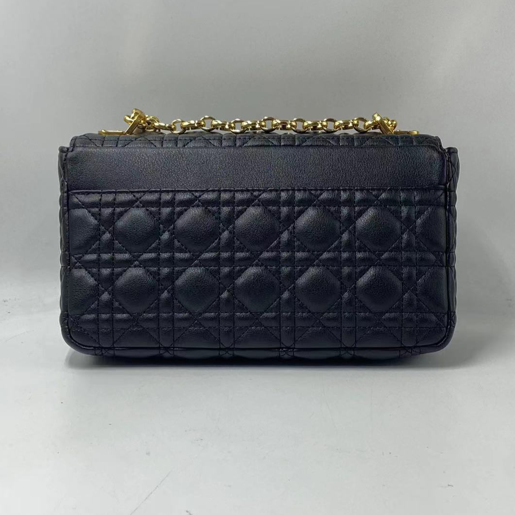 LQ-WITH-QUEEN真皮女包6格黑色 10126