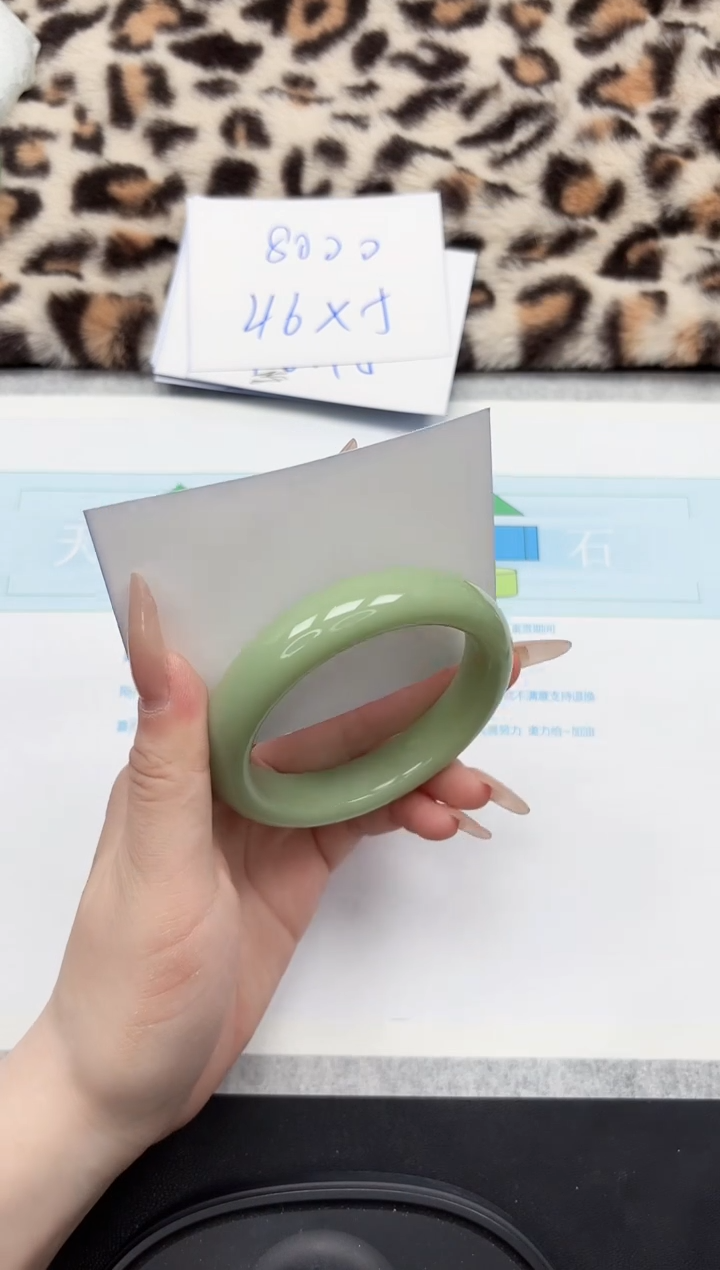 【闪购商品】石英质玉手镯未镶嵌154-56