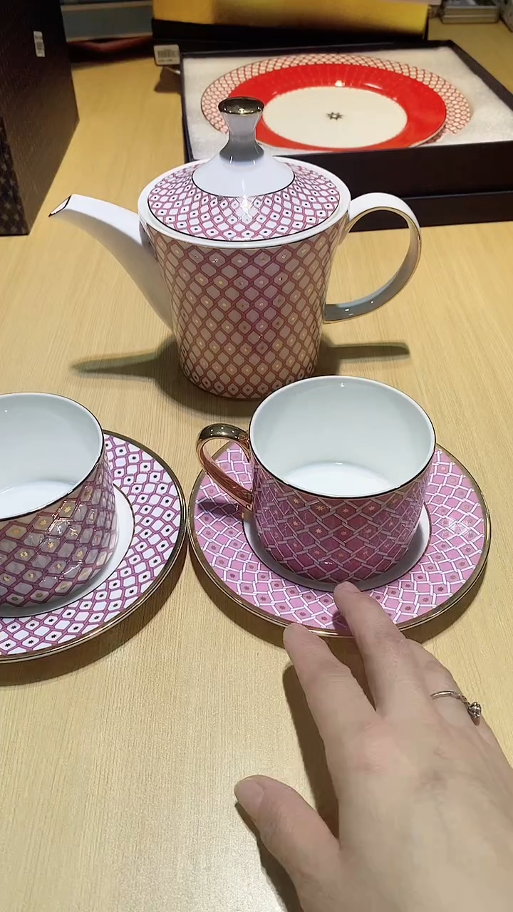 【闪购商品】瓷片锅碗瓢盆一件不剩