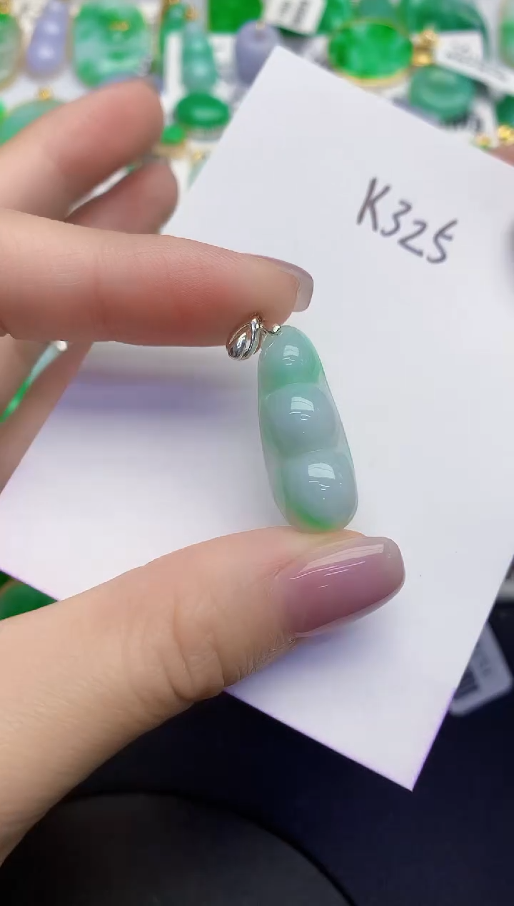 颈饰未镶嵌翡翠缅甸天然翡翠A货