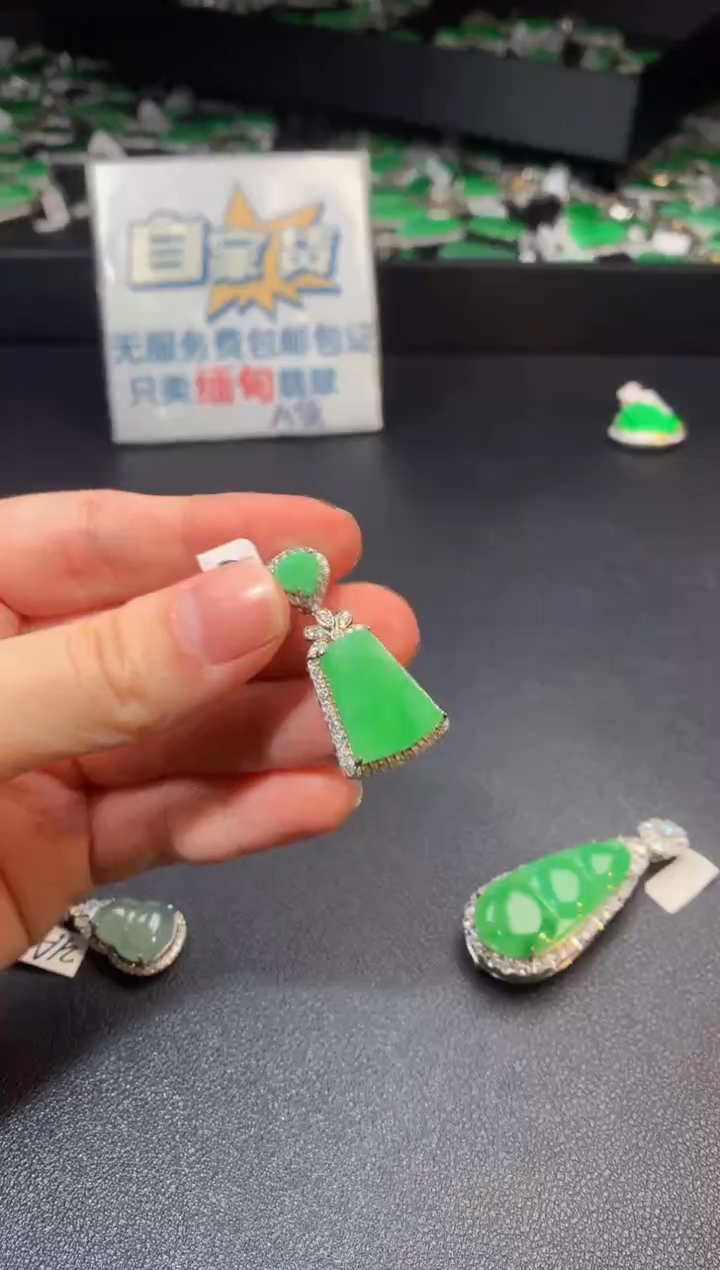 翡翠银S925镶嵌颈饰翡翠1