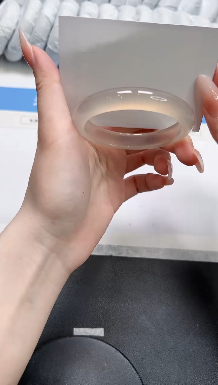 石英质玉未镶嵌手镯106-54.8香槟