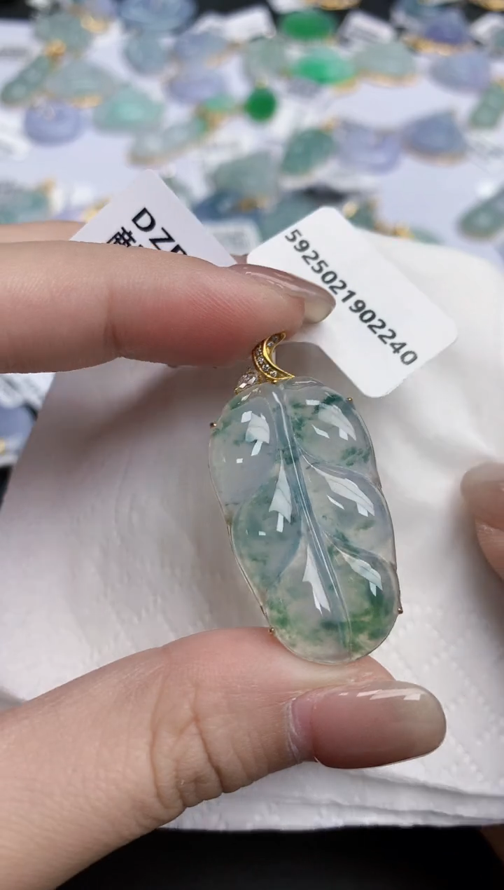 【闪购商品】翡翠颈饰18K金镶嵌天然缅甸翡翠A货
