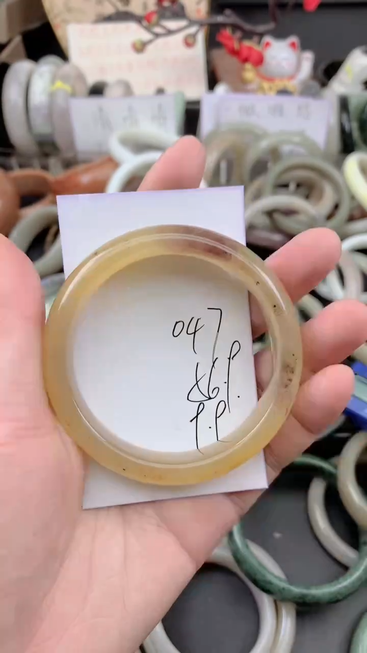 未镶嵌手镯石英质玉047