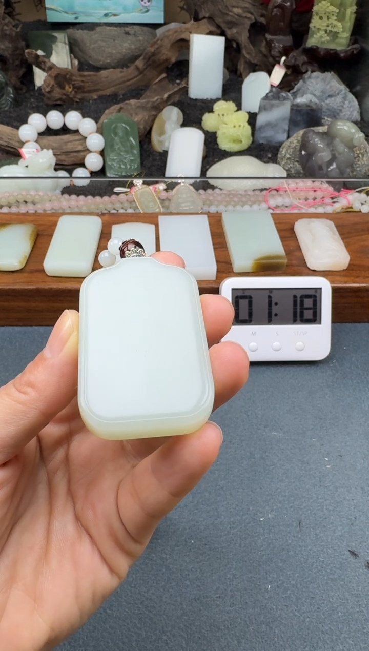 和田玉未镶嵌颈饰多多