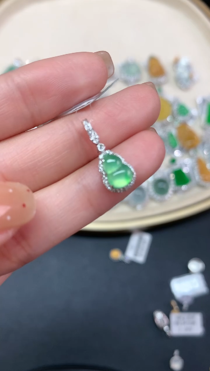 【闪购商品】翡翠吊坠(不含链)18K金镶嵌吊坠A531|2980