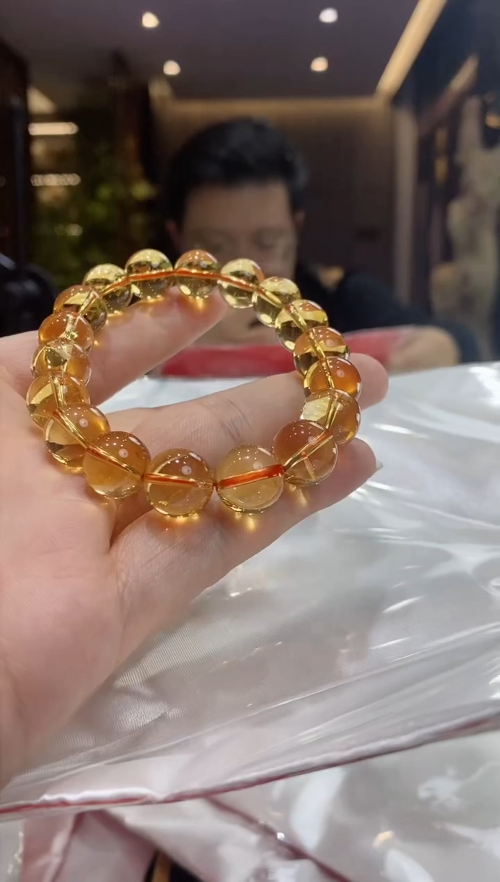 【闪购商品】水晶手串未镶嵌黄水晶手串微杂