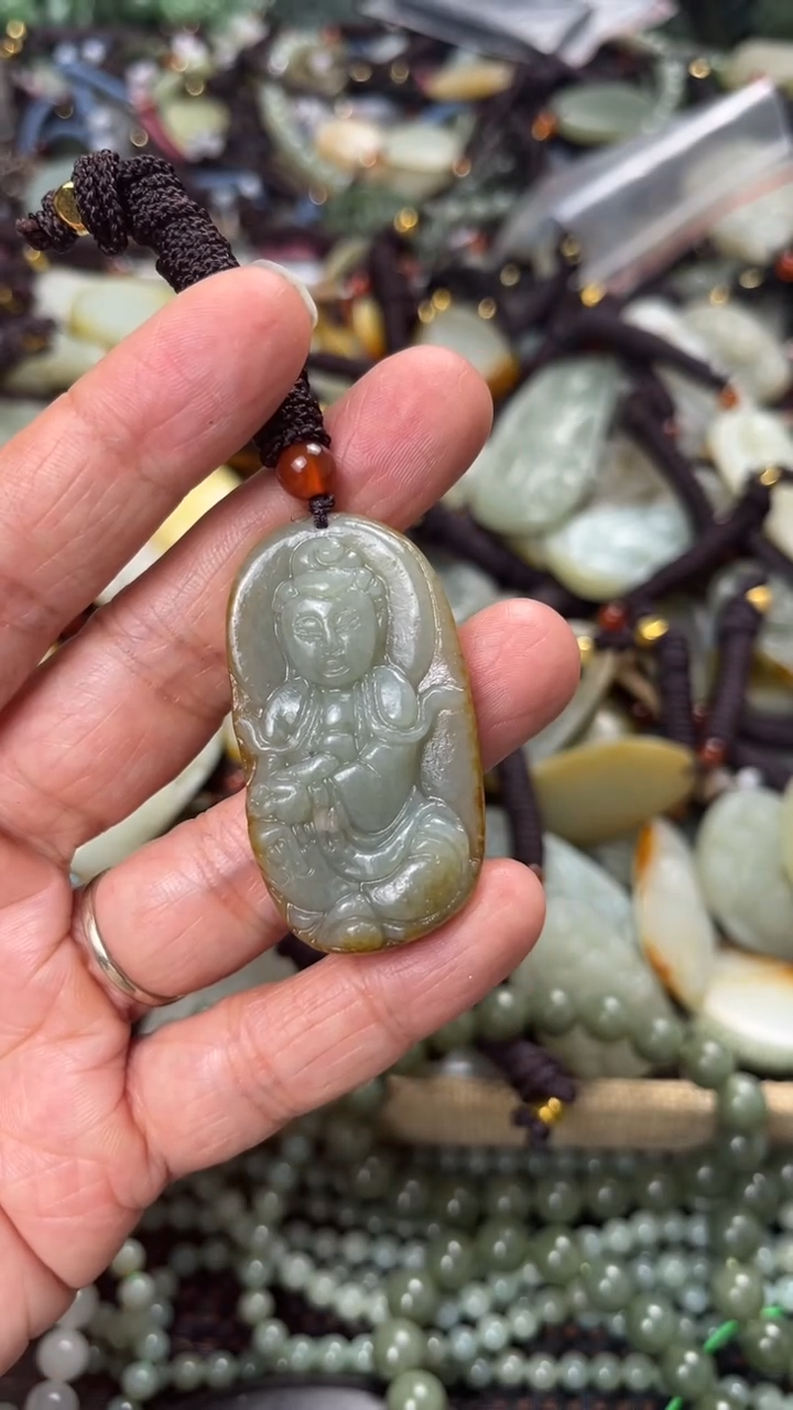 【闪购商品】和田玉颈饰未镶嵌多样性发货没有证书拍一发一有瑕