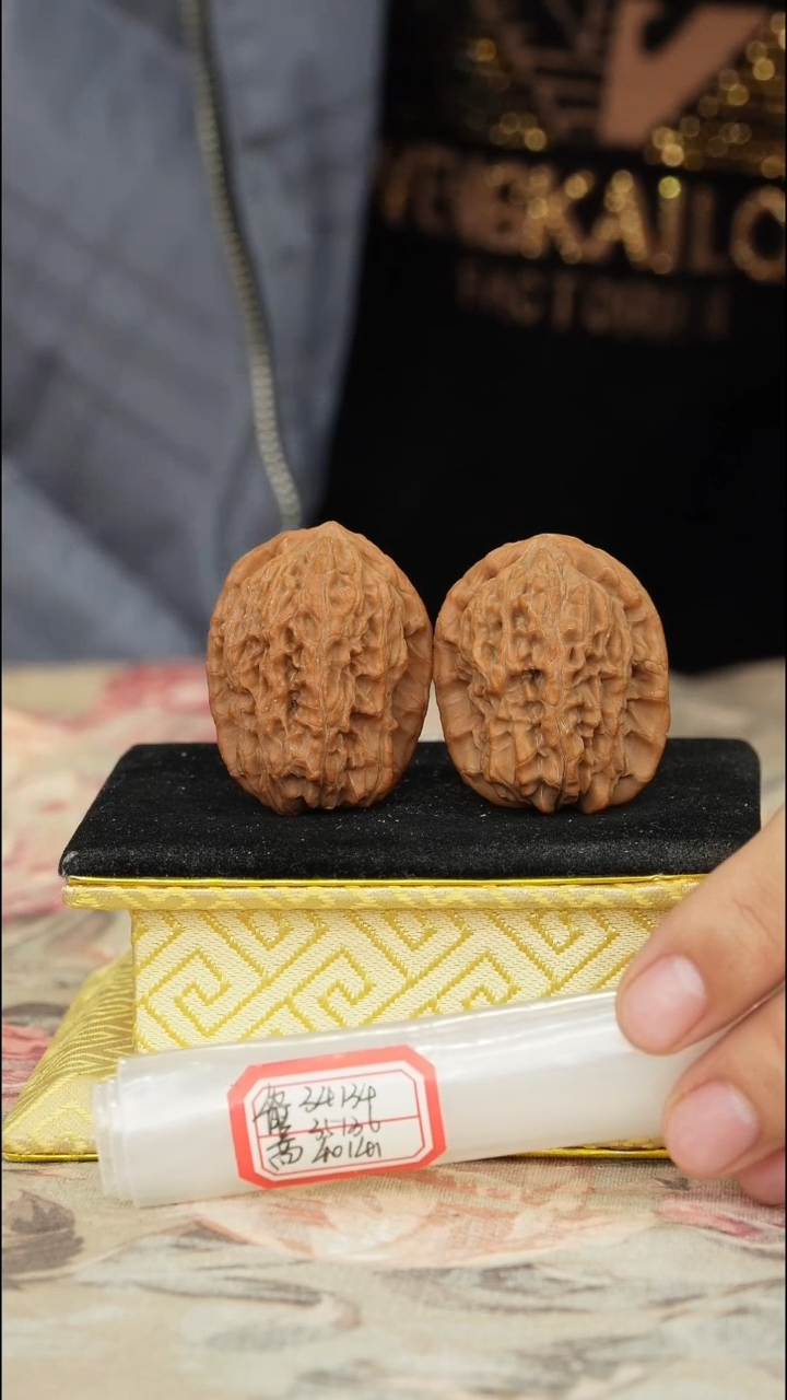 【闪购商品】文玩核桃把件非嫁接马老四