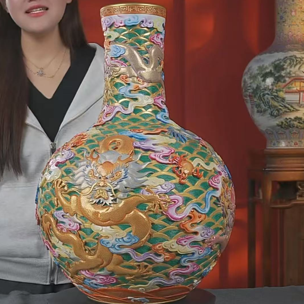 国呈拍卖古董瓷器