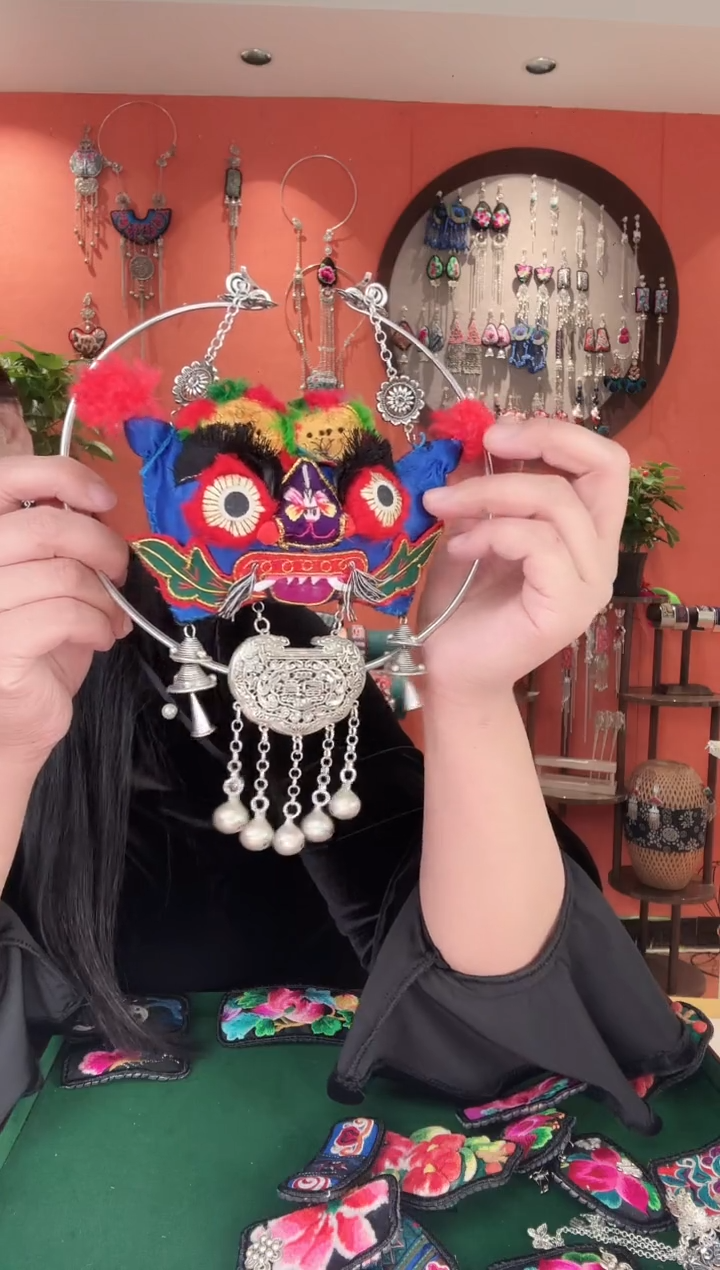 织绣非遗手工苗绣刺绣首饰26