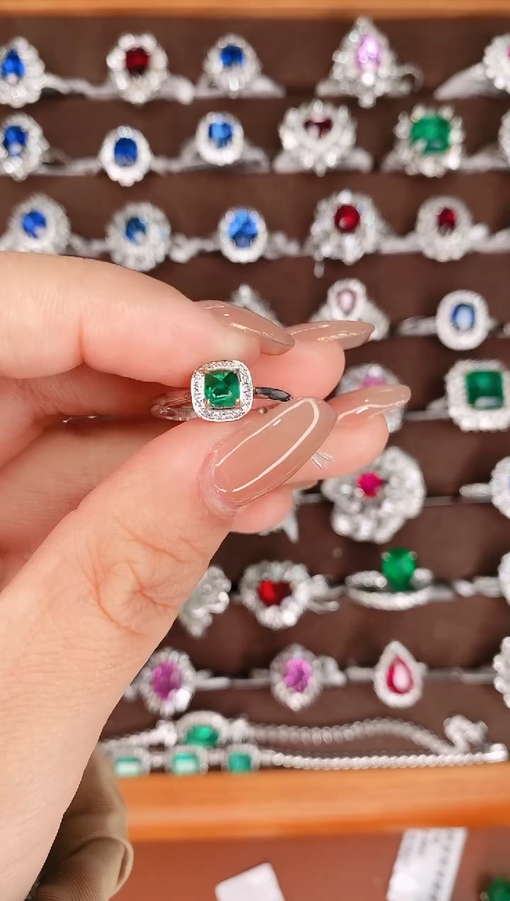 【闪购商品】祖母绿18K金戒指18K金镶嵌·