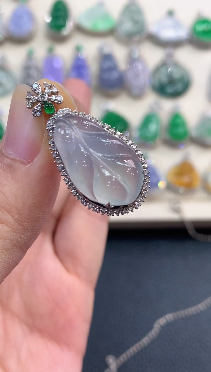 【闪购商品】翡翠吊坠(不含链)18K金镶嵌B92