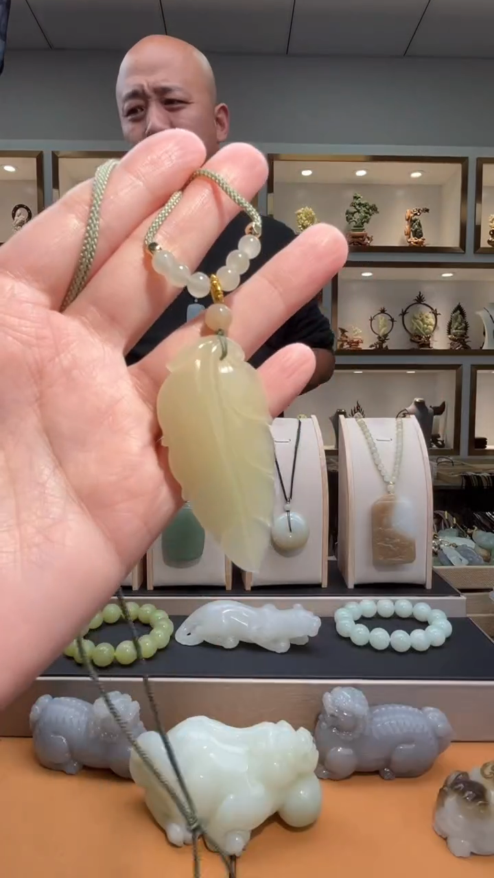 颈饰未镶嵌和田玉1