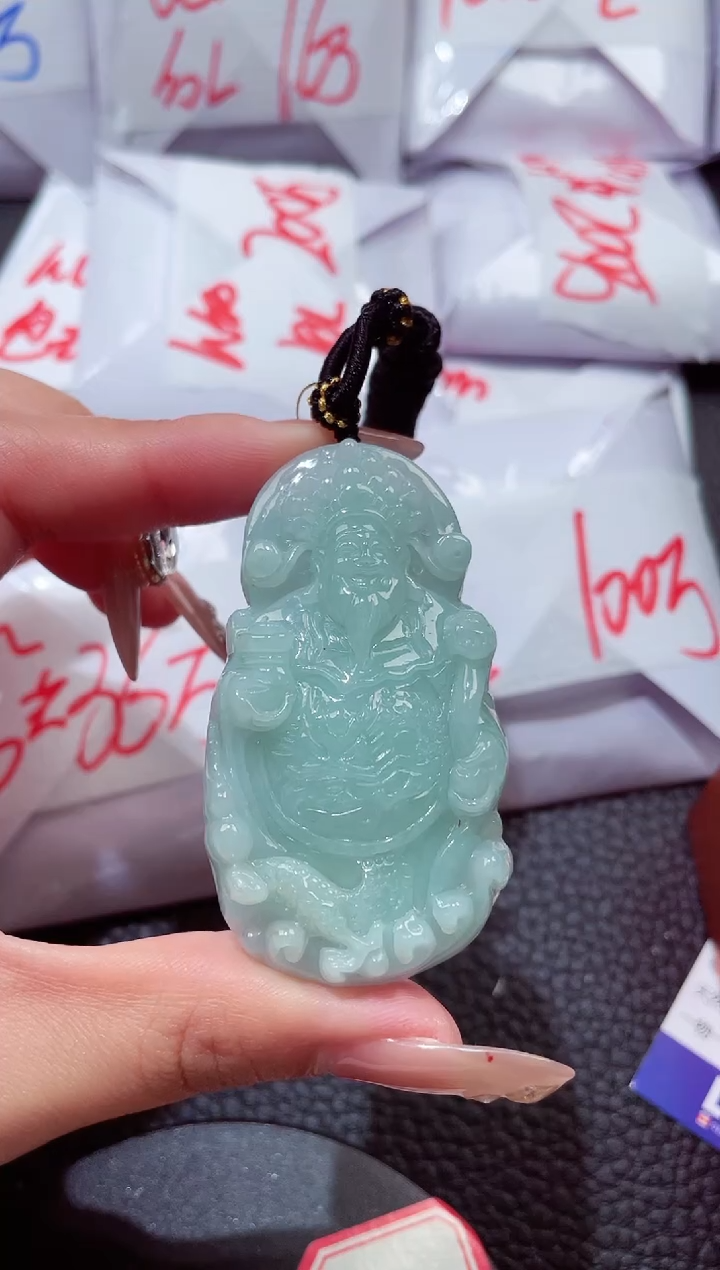 颈饰未镶嵌翡翠20260104