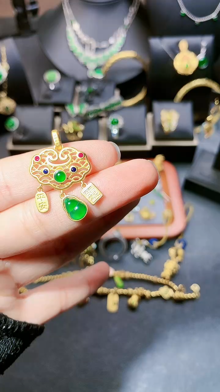 翡翠银S925镶嵌吊坠(赠链)吊坠