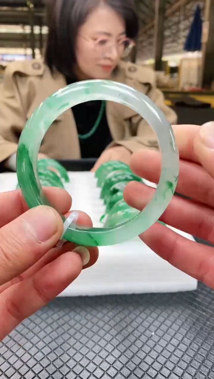 【闪购商品】石英质玉手镯未镶嵌2-冰飘花天然非洲翠-手镯.60