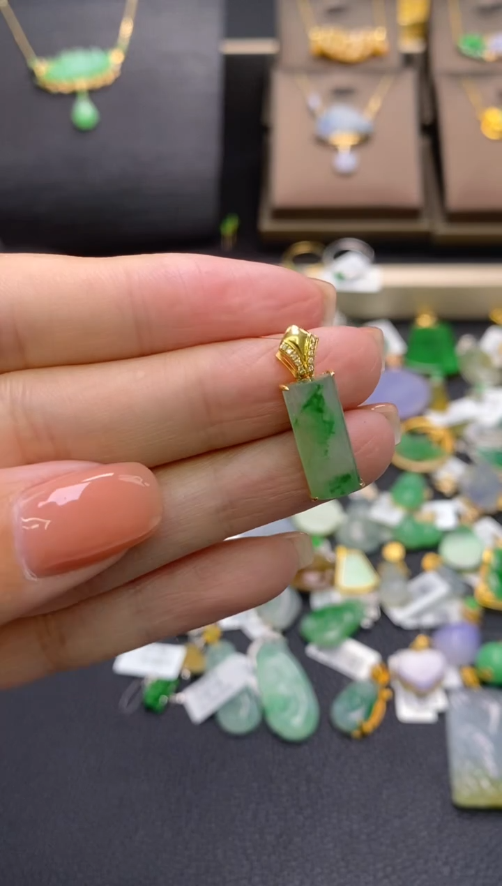 【闪购商品】翡翠18K金镶嵌颈饰净货17345