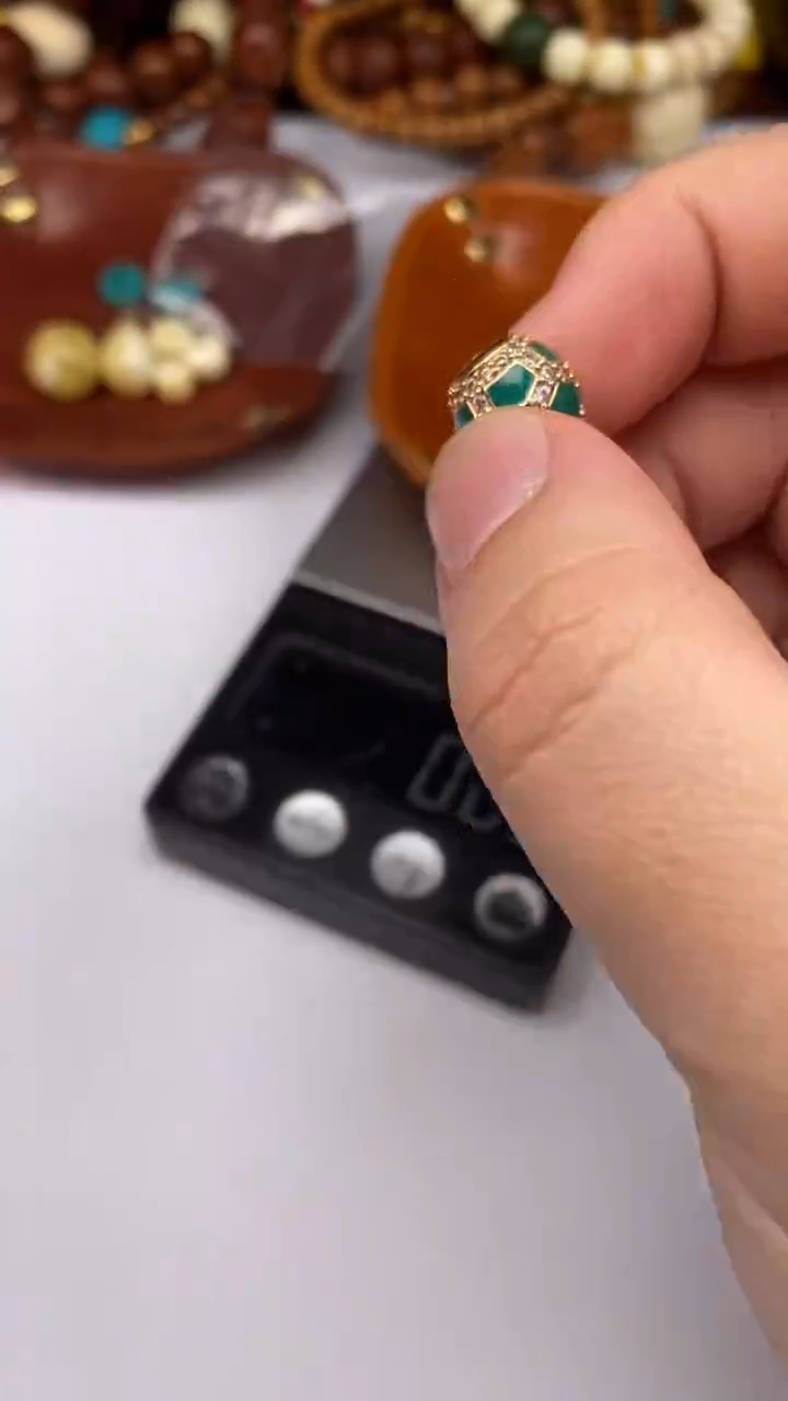 【闪购商品】绿松石足球合金松石足球