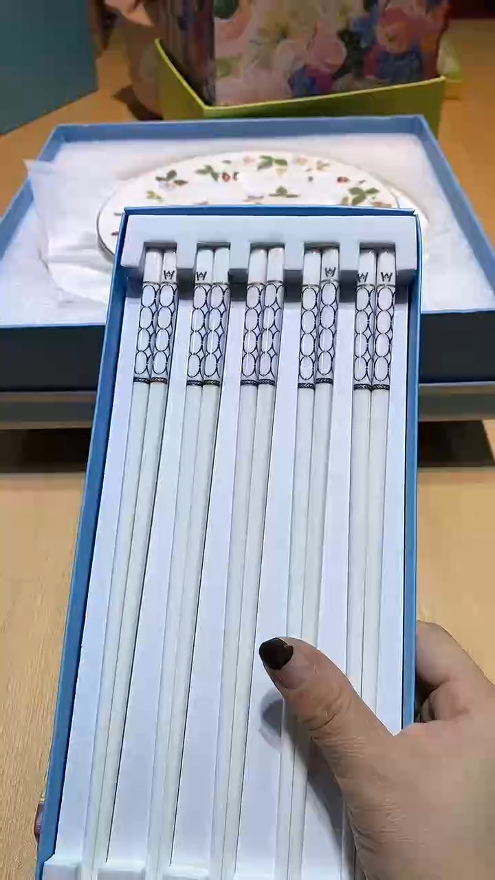 【闪购商品】瓷片锅碗瓢盆一件不剩