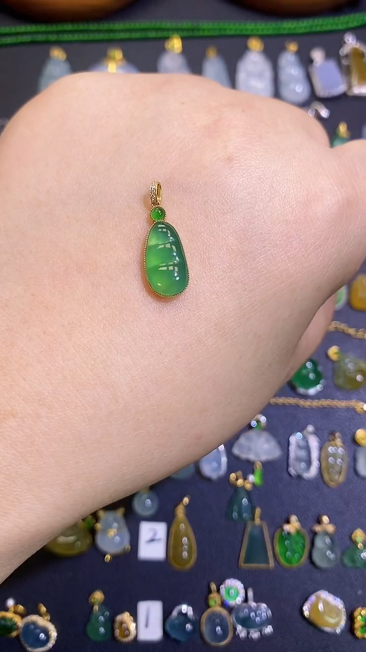 翡翠18K金镶嵌吊坠(不含链)1
