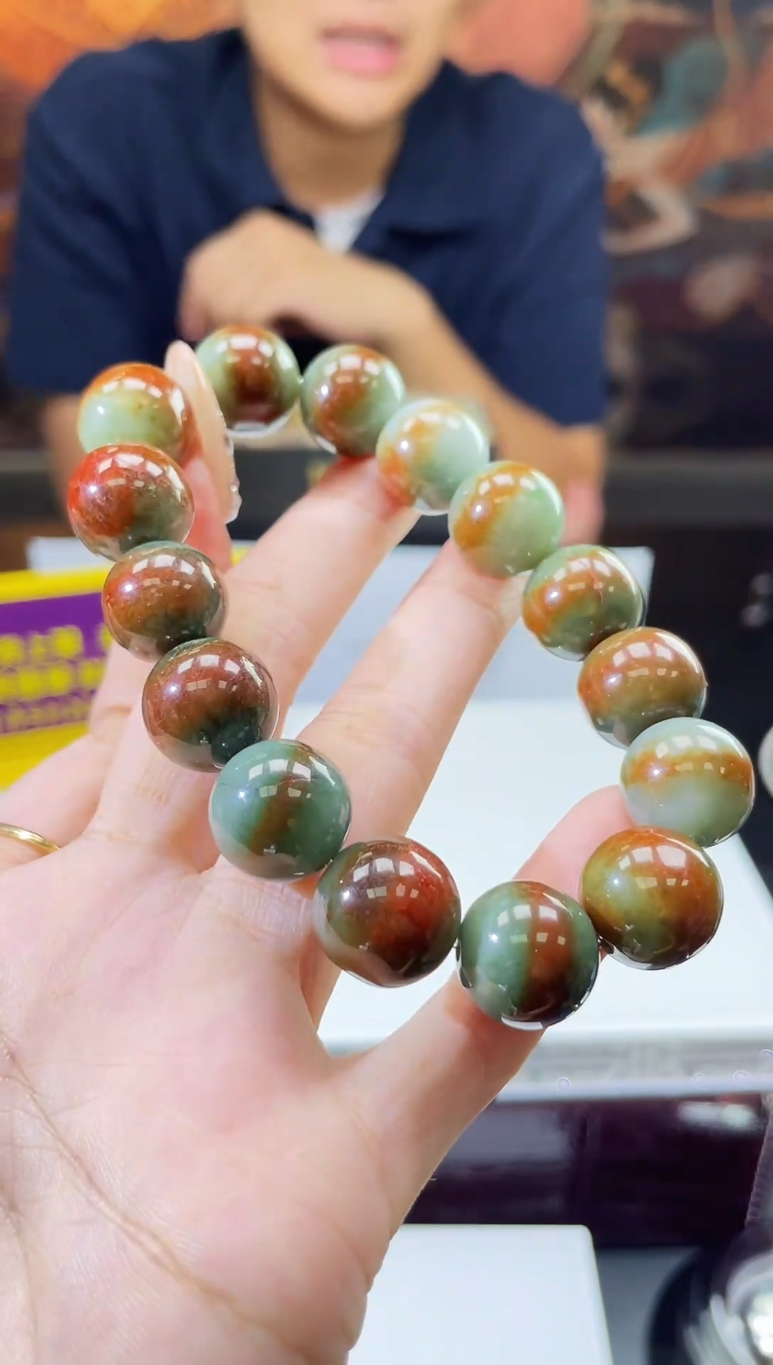 翡翠未镶嵌颈饰多样性发其一