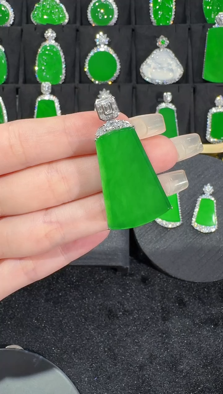 颈饰18K金镶嵌翡翠?***?无事牌天然A货翡翠72h鉴赏期