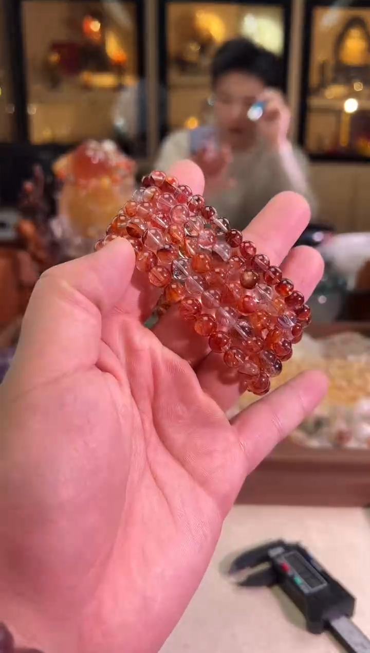 未镶嵌手链水晶7-8mm+满肉牛血红胶花（多样性发一）