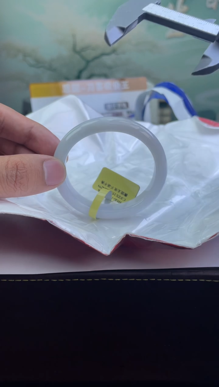 翡翠手镯未镶嵌18翡翠手镯