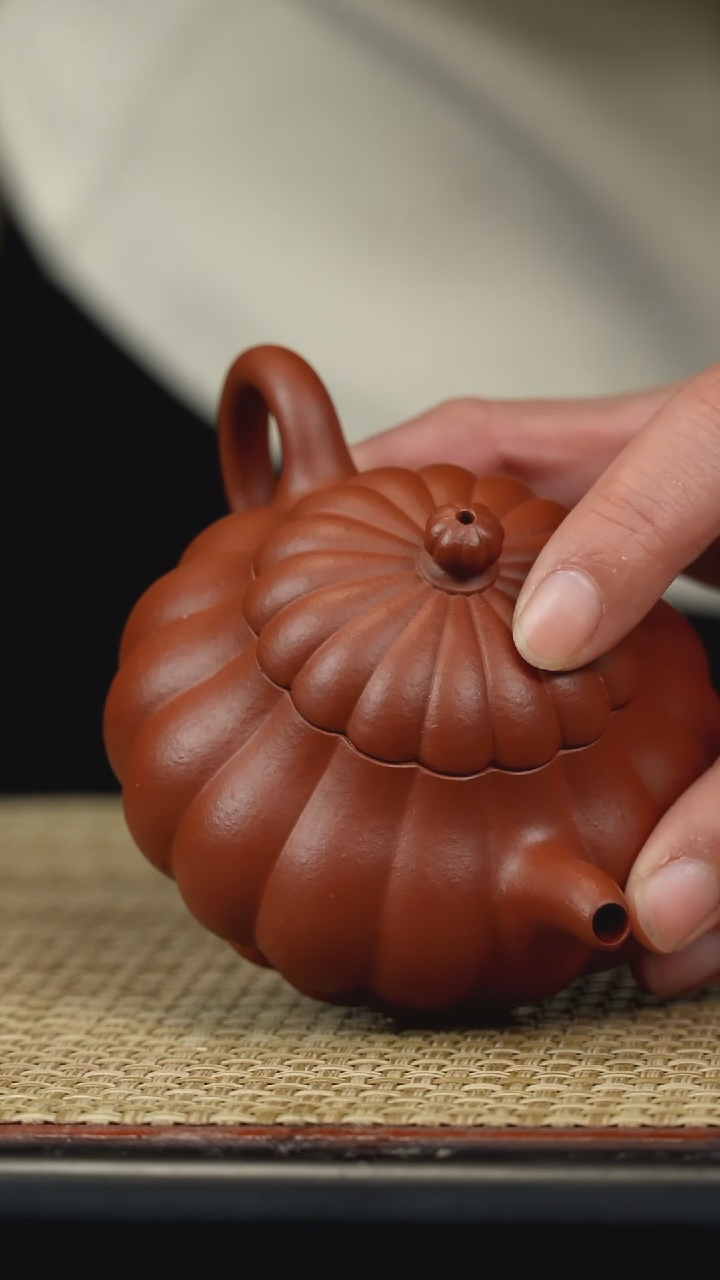 【闪购商品】紫砂茶壶生砂朱泥鞠磊150cc