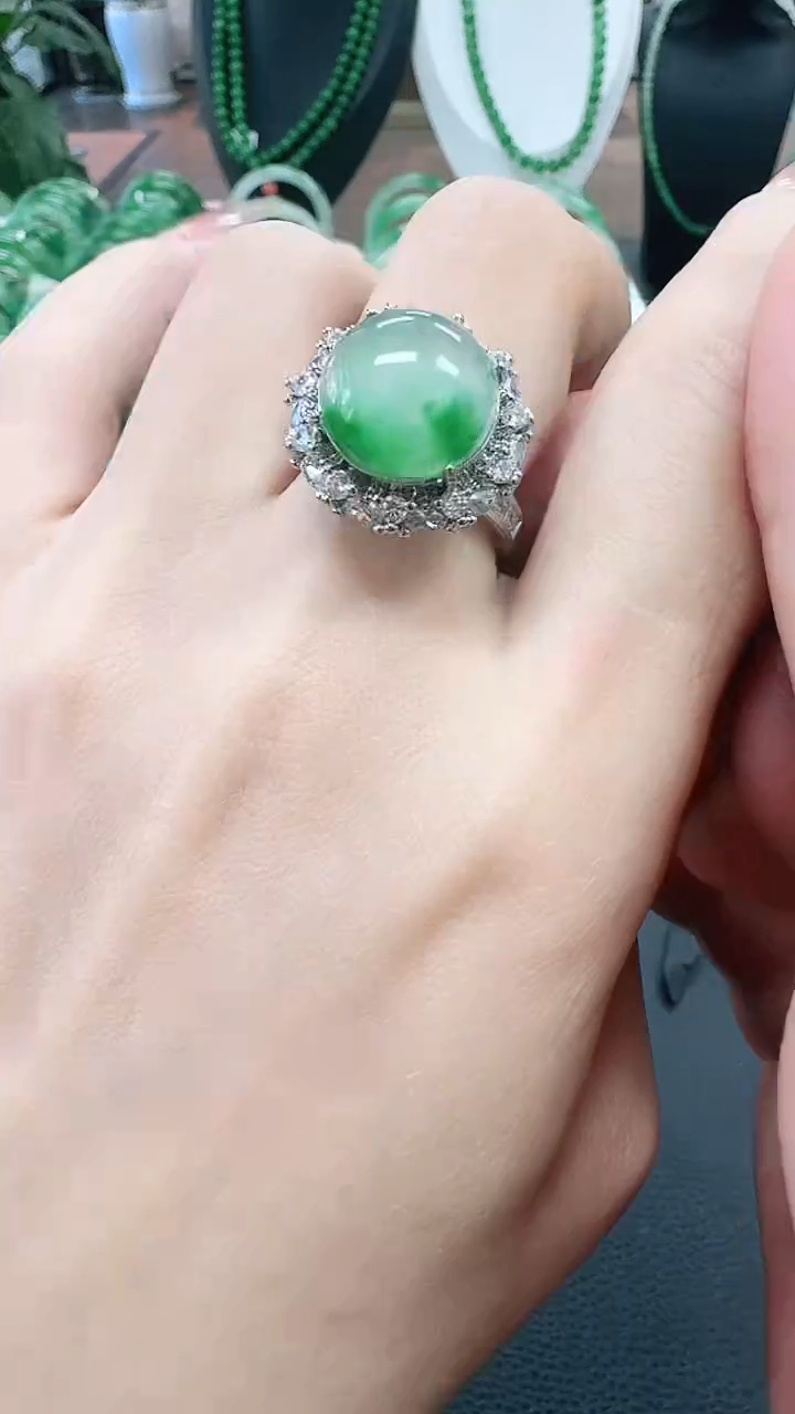 未镶嵌1石英质玉（非洲翠）/8188