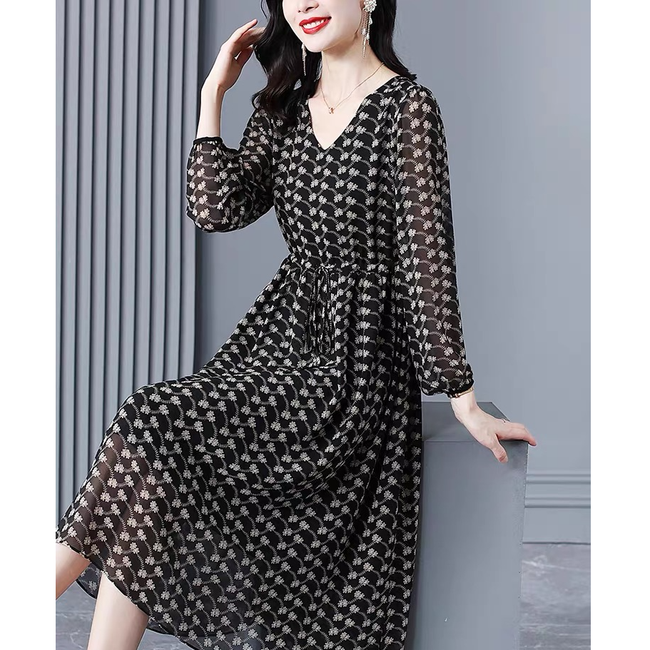 碎花雪纺连衣裙2025春季新款高端大牌洋气减龄气质裙W101