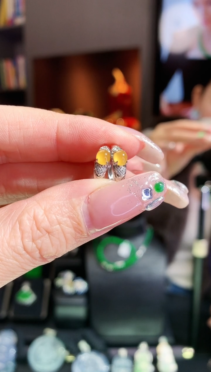 【闪购商品】翡翠耳钉18K金镶嵌耳钉