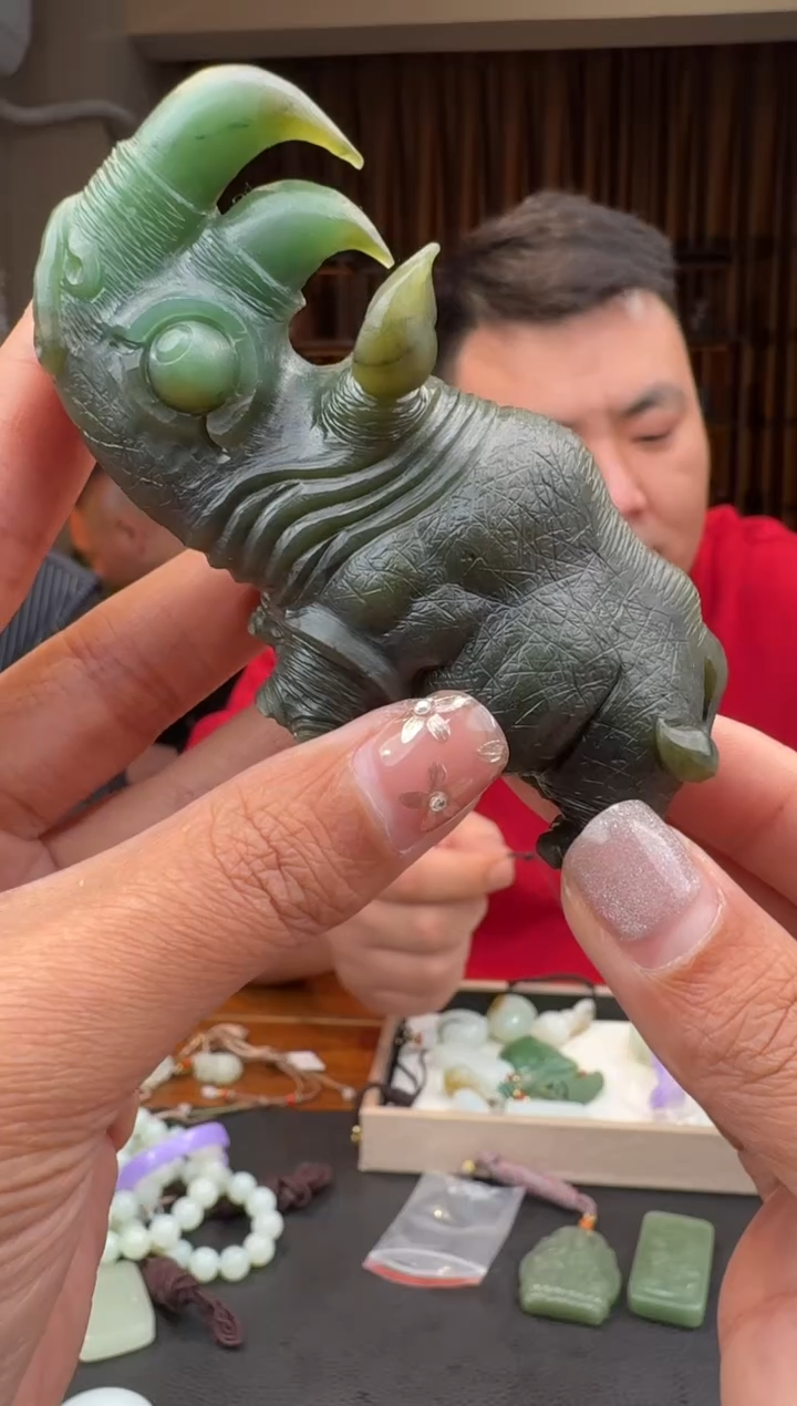 【闪购商品】和田玉99未镶嵌1.30郭鹏