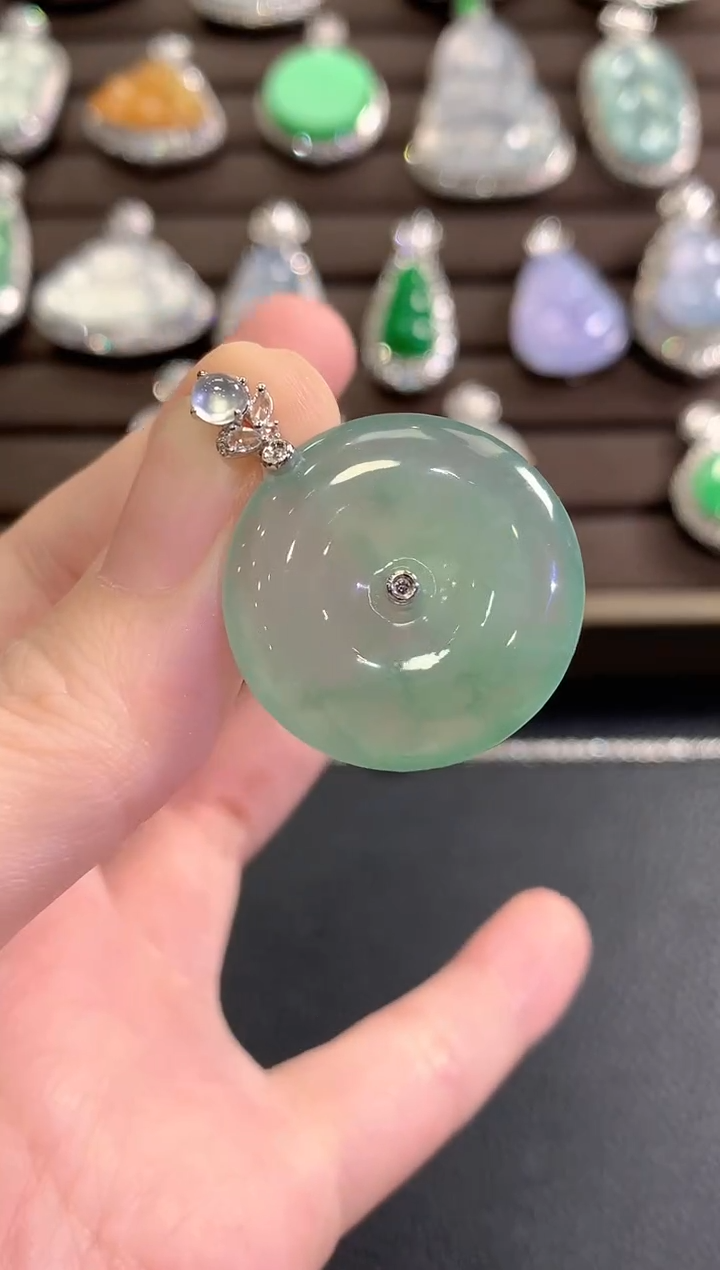 吊坠(不含链)18K金镶嵌翡翠冬日珠宝W130