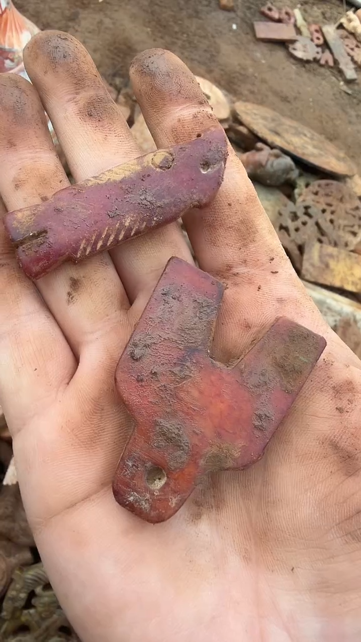 未镶嵌岫岩河磨玉（透闪石质玉）挂件军****下岫岩河磨玉