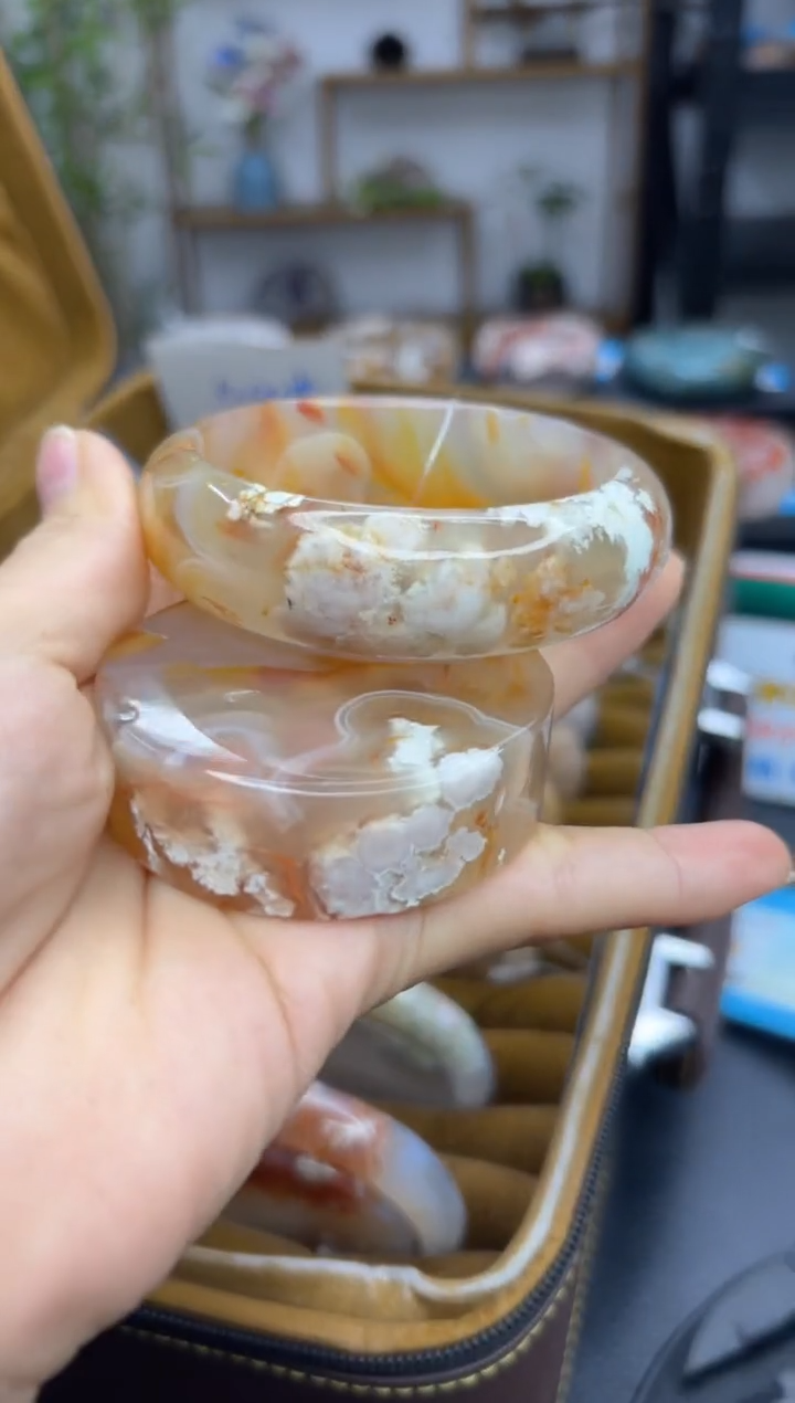【闪购商品】石英质玉手镯未镶嵌A1303(58圈赠送镯心)