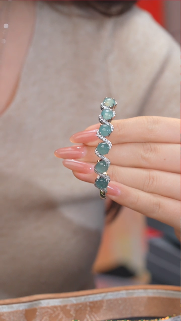 【闪购商品】翡翠手镯未镶嵌多样性发@@W6675