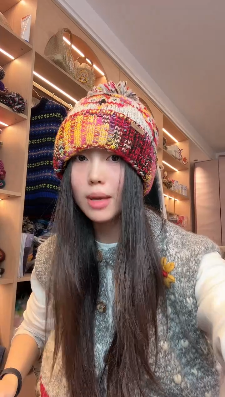 羊毛翻边灰色猫头鹰帽