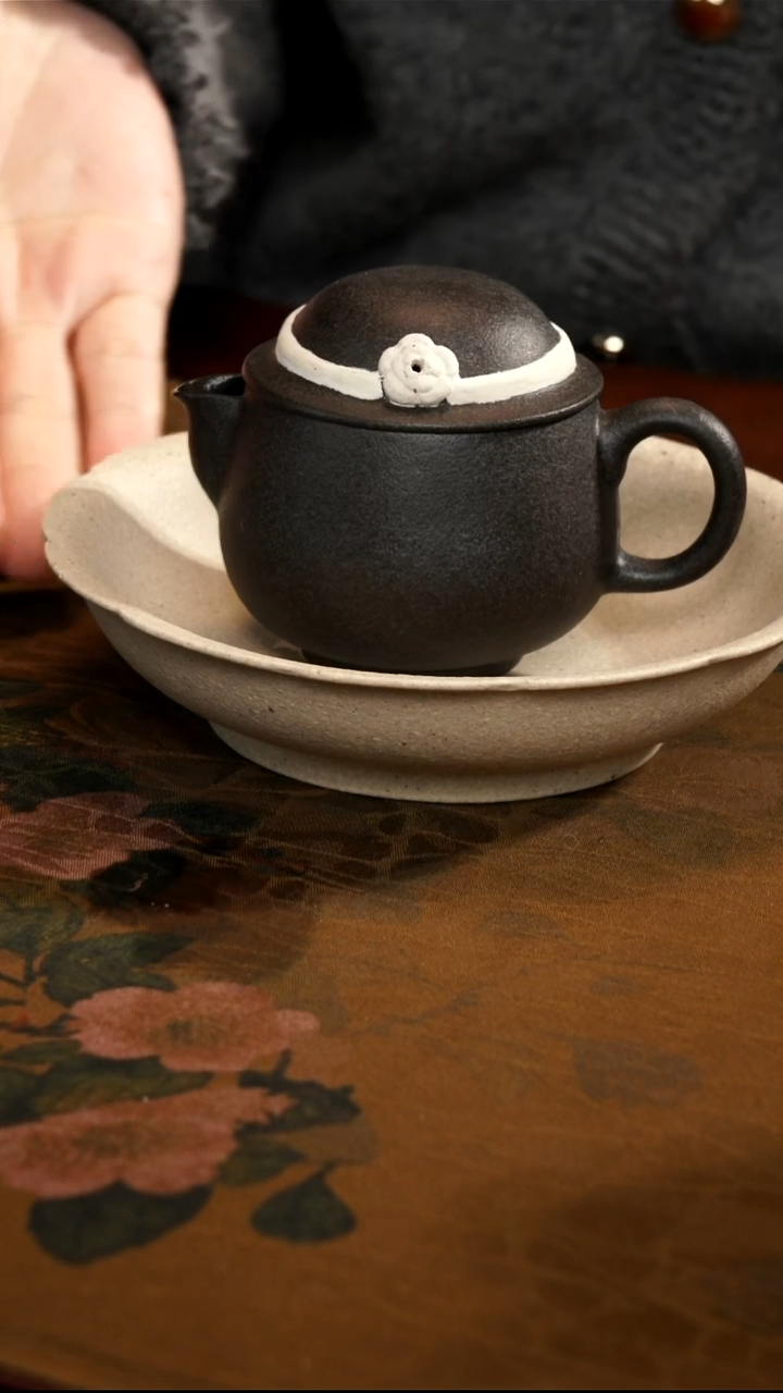 茶壶紫砂黑泥礼帽壶微瑕