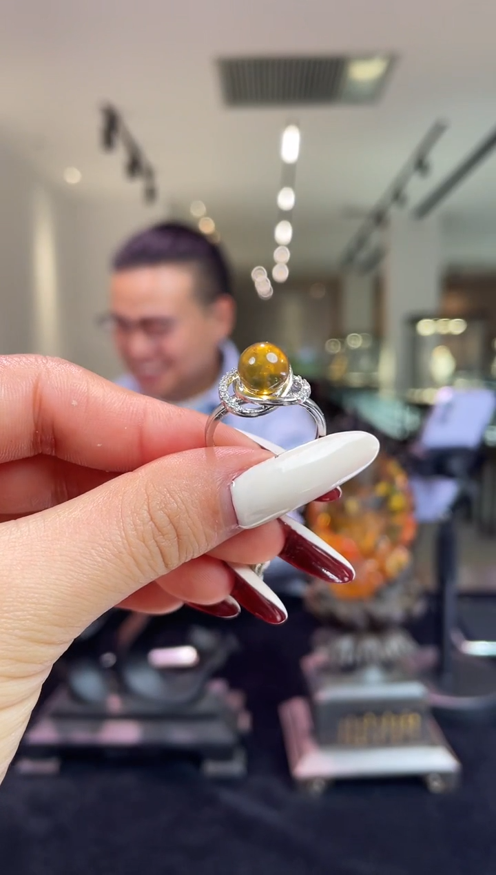 琥珀颈饰未镶嵌╭***╯缅甸琥珀戒圈