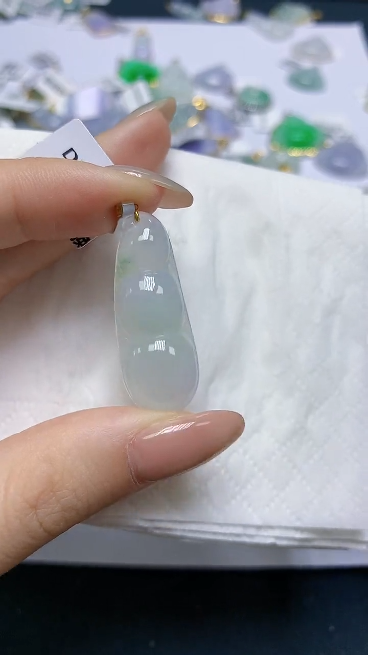 翡翠18K金镶嵌颈饰天然缅甸A货翡翠